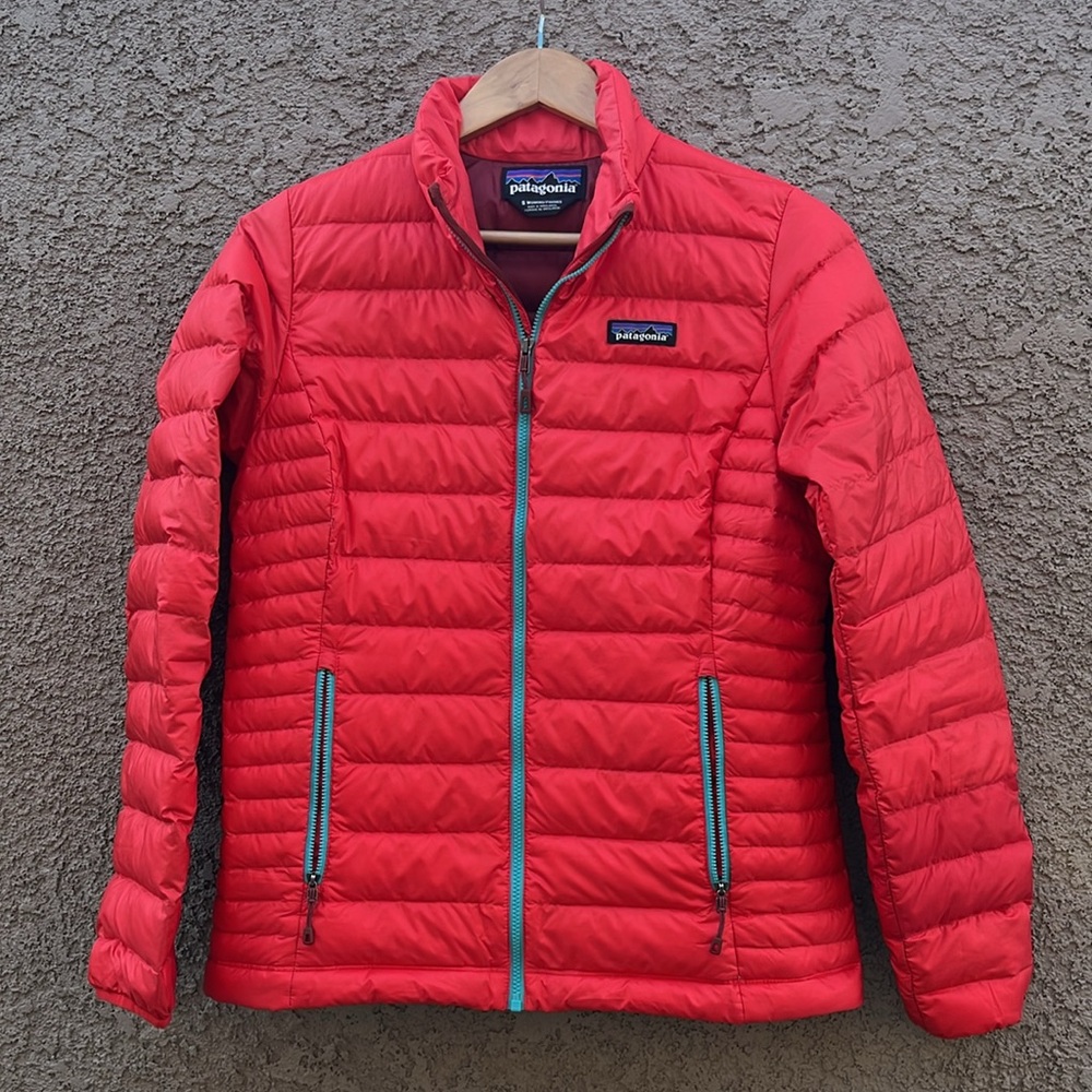 Patagonia women’s down puffer jacket / Small